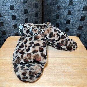 Women’s Size 12 Uggs leopard platform sandals slippers